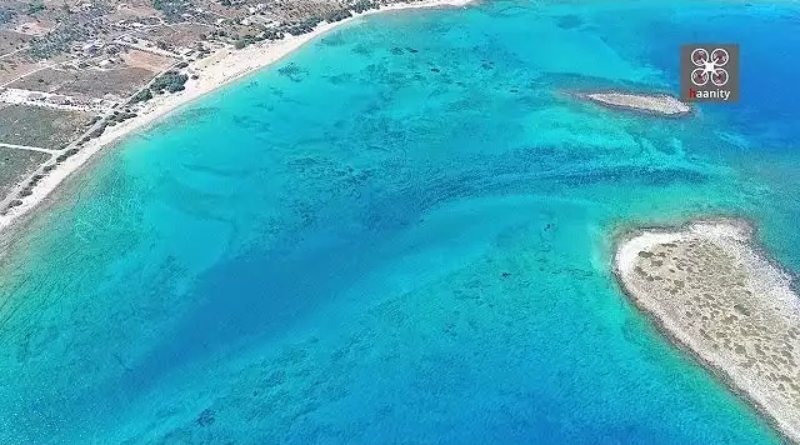 Η παραλία της Πελοποννήσου με νερά πισίνας που μοιάζει σαν να ξεπετάχτηκε από Καραϊβική