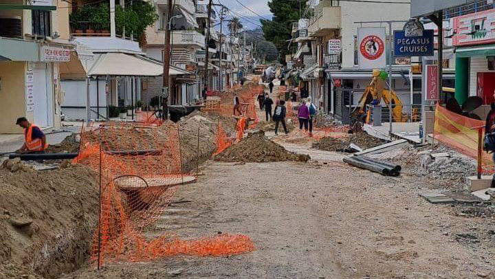 Γιατί η ανάπλαση στο Τολό δεν γίνεται τμηματικά;