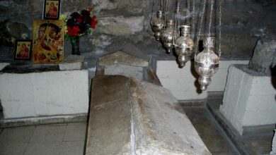 Εικ.5: Το εσωτερικό του τάφου του Αγίου Λαζάρου στη Λάρνακα της Κύπρου (Κύτιον) ΦΩΤΟ: αρχείο Κ.Τζιαμπάσης 2023)