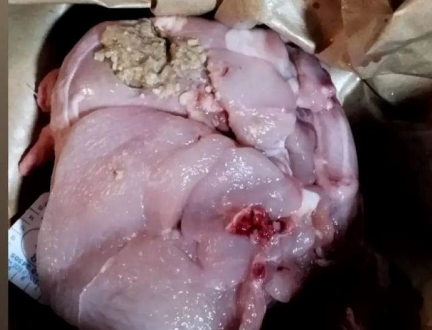 Κόρινθος: Έγκυος ψώνισε κοτόπουλο γεμάτο σκουλήκια από σούπερ μάρκετ