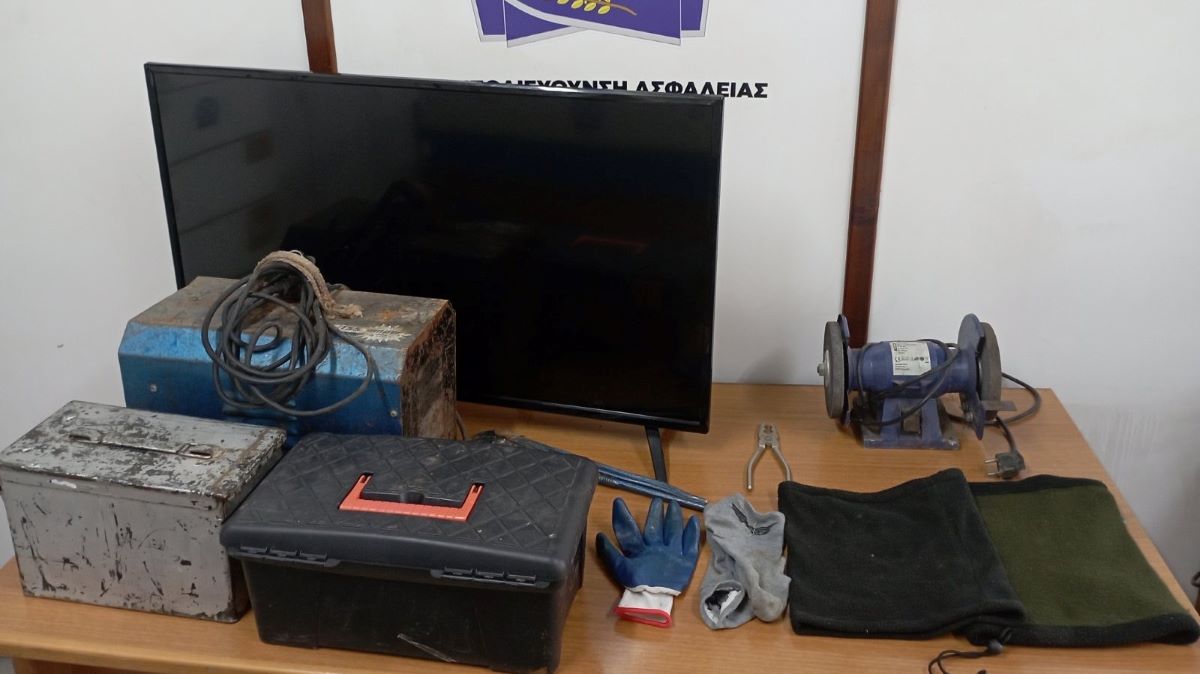 Μεσσηνία: Συνελήφθησαν 4 άτομα για κλοπές – Αφαίρεσαν ηλεκτρικές και ηλεκτρονικές συσκευές