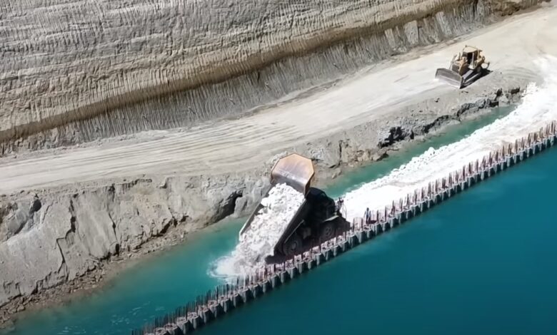 Διώρυγα Κορίνθου τρύπες στο νερό (2)