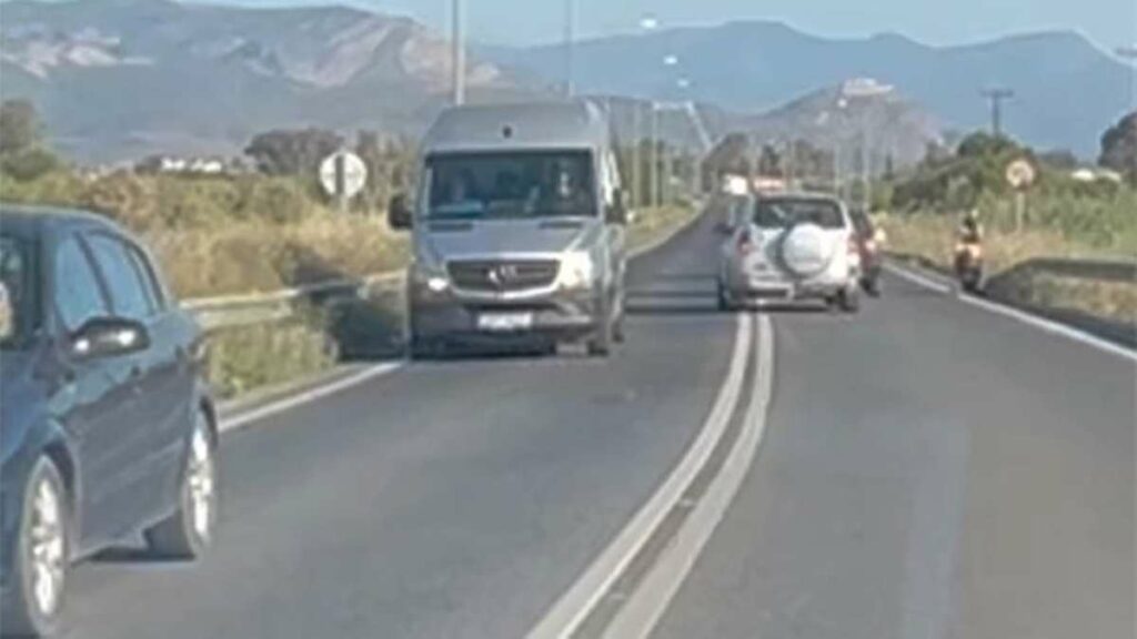 Στάθμευση κίνηση Κωστούρος (3)