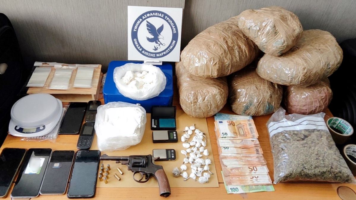 Αρκαδία: Εξαρθρώθηκε εγκληματική οργάνωση – Κατασχέθηκαν πάνω από 5,5 κιλά κάνναβης και 800 γραμμ. κοκαΐνης
