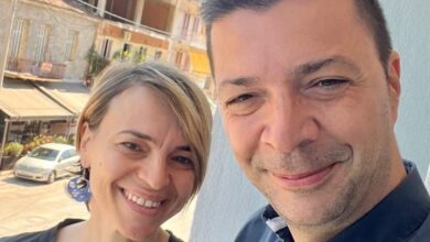 ΟΥΛΗ ΕΛΕΝΗ ΚΑΙ ΚΩΣΤΑΣ ΜΑΚΑΡΗΣ