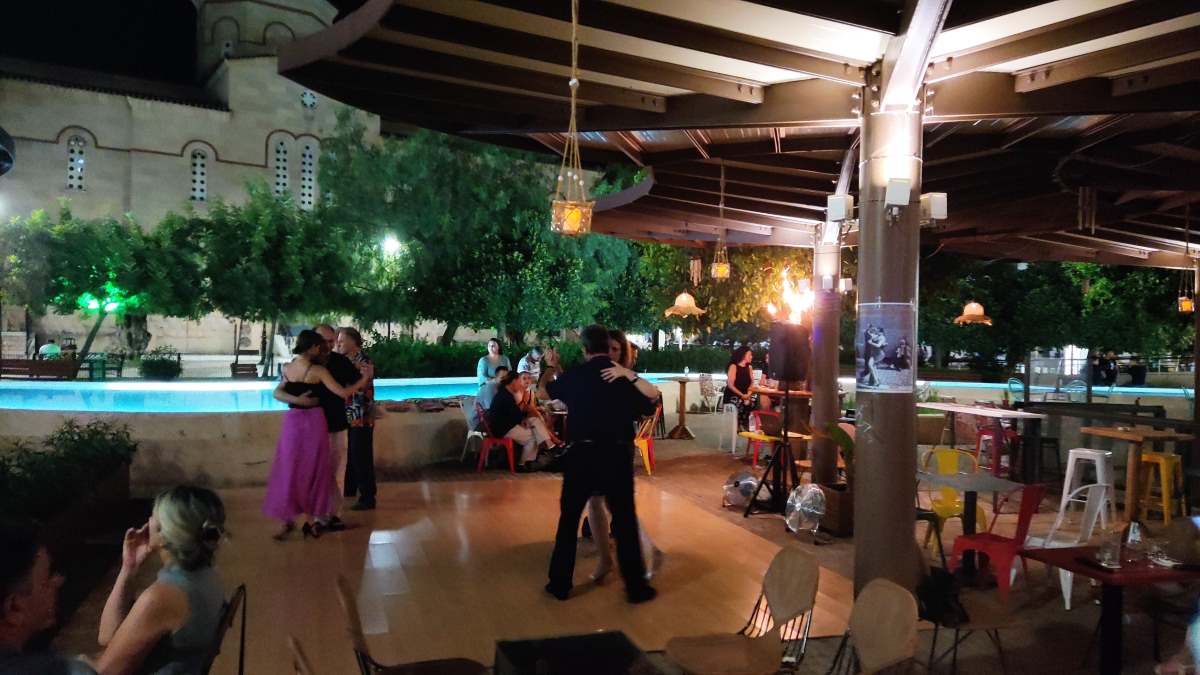 Milonga στο Άργος: Ένας χορευτικός παράδεισος στην πλατεία. Ζεστή βραδιά αργεντίνικου τάνγκο κάτω από τα αστέρια
