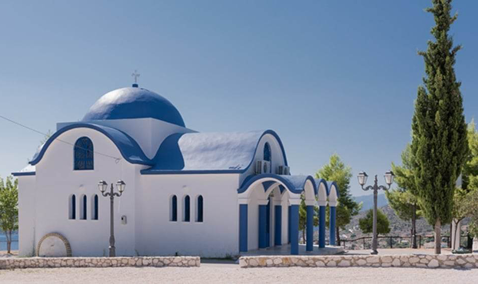 Πανηγυρίζει το γραφικό εκκλησάκι της Αγίας Κυριακής στο Τολό