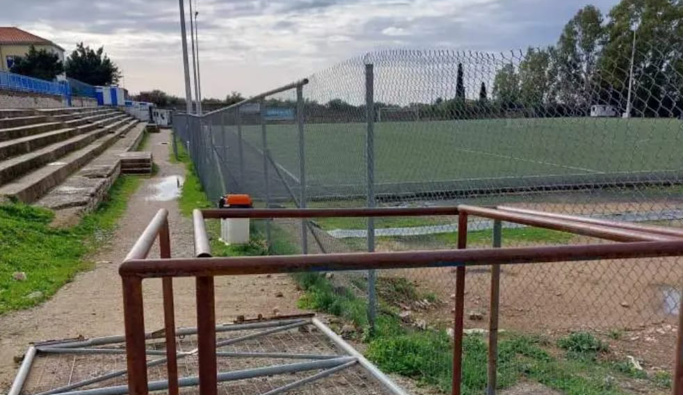 Δήμαρχος Τριφυλίας: Γνωρίζουν ότι το γήπεδο στην Κυπαρισσία λειτουργεί παράνομα