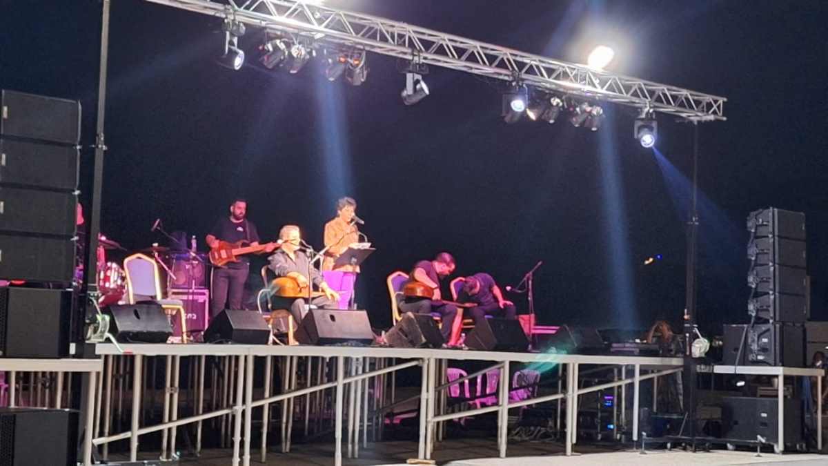 Συναυλία με τον Μανώλη Κονταρό στο λιμάνι του Ναυπλίου: Η Κρητική ψυχή στην καρδιά της πόλης