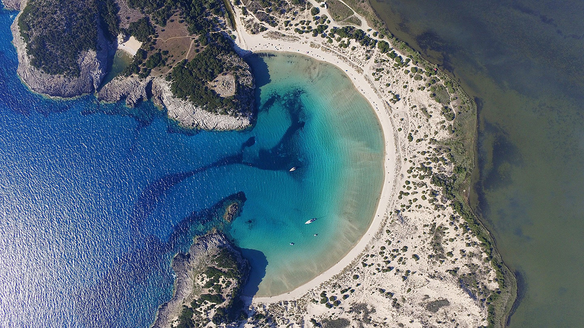 Βοϊδοκοιλιά: Μία όμορφη παραλία της Μεσσηνίας γεμάτη μύθους