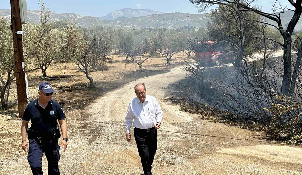 Φωτιά στο Λουτράκι: Ξεκινούν άμεσα οι καταγραφές των ζημιών από την Περιφέρεια Πελοποννήσου