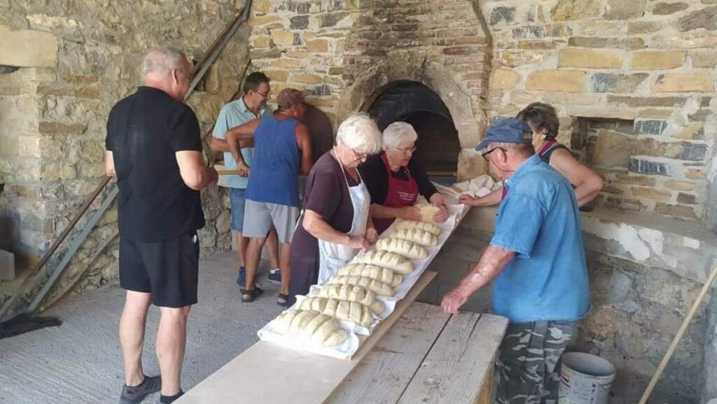 Στον ξυλοφουρνο ΦΩΤΟ ΠΣΜιαμούς 5