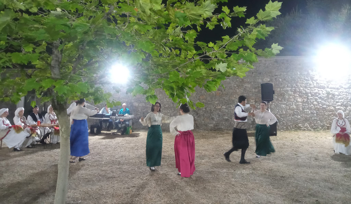 Παραδοσιακούς χορούς από Μικρασία, Ήπειρο και Θεσσαλία απόλαυσαν στην Αλέα