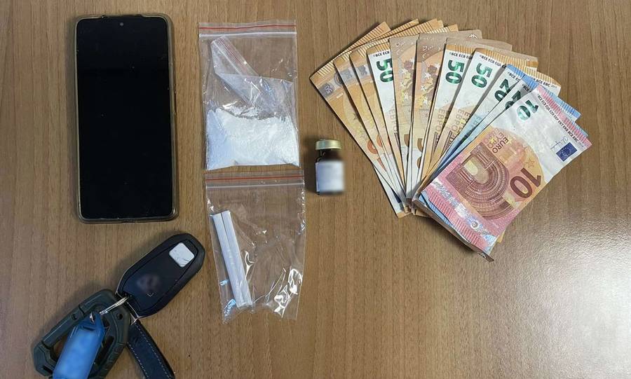 Τρίπολη: Είχε την κοκαΐνη κρυμμένη κάτω από το τιμόνι
