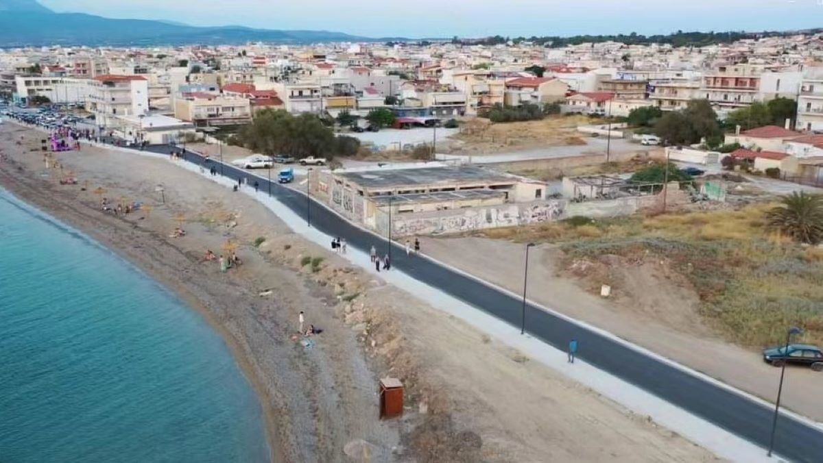 Κόρινθος: Παραδόθηκε ο παραλιακός πεζόδρομος στο «Κεραμιδάκι»