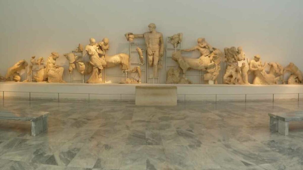 Αρχαία Ολυμπία Δυτικό αέτωμα @ΚΤ αρχείο 2013 Εικ.4