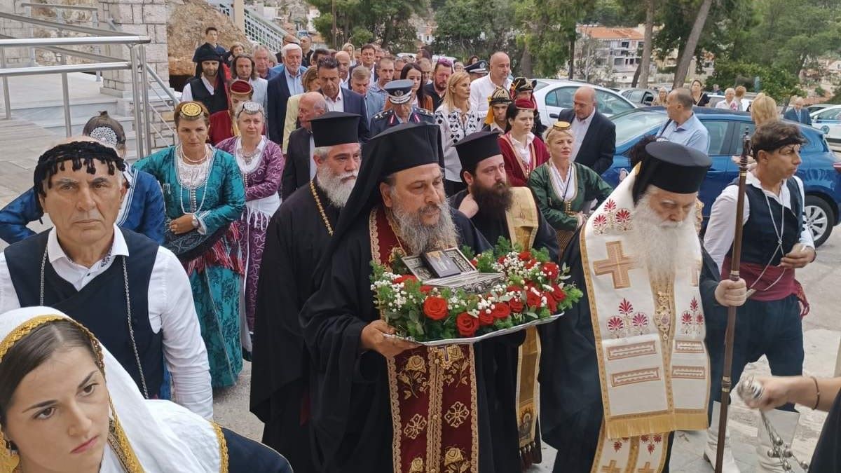 Το Ναύπλιο υποδέχθηκε τα Ιερά Λείψανα των Αγίων Ραφαήλ, Νικολάου και Ειρήνης από την Μυτιλήνη