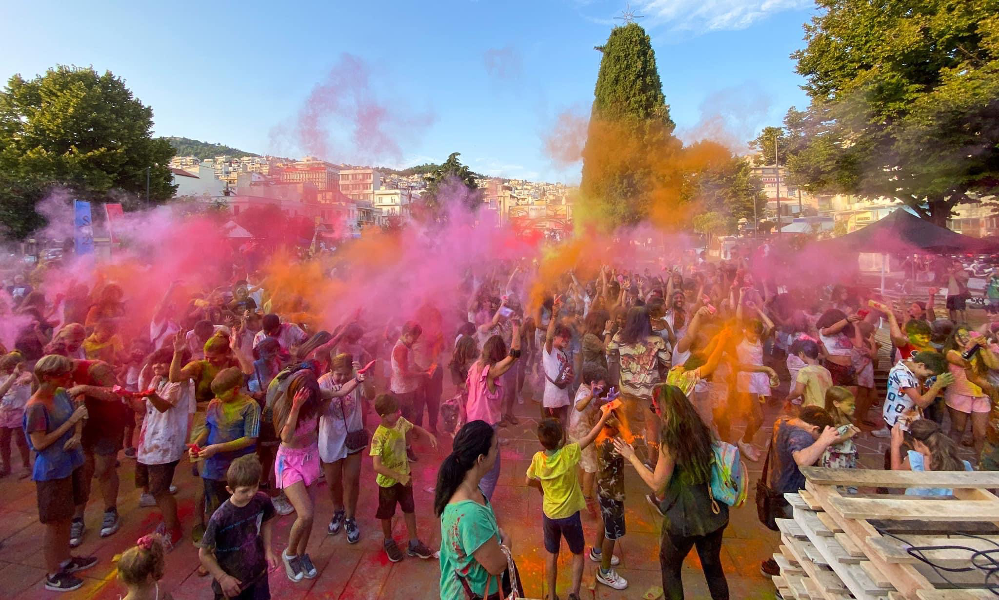 Το φεστιβάλ χρωμάτων ταξιδεύει στη Σπάρτη