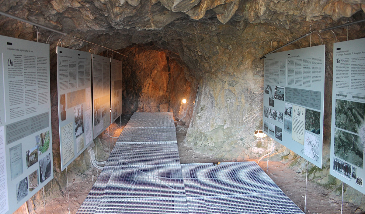 Έκθεση σπηλιά Αρχαία Ασίνη Β' Παγκόσμιος