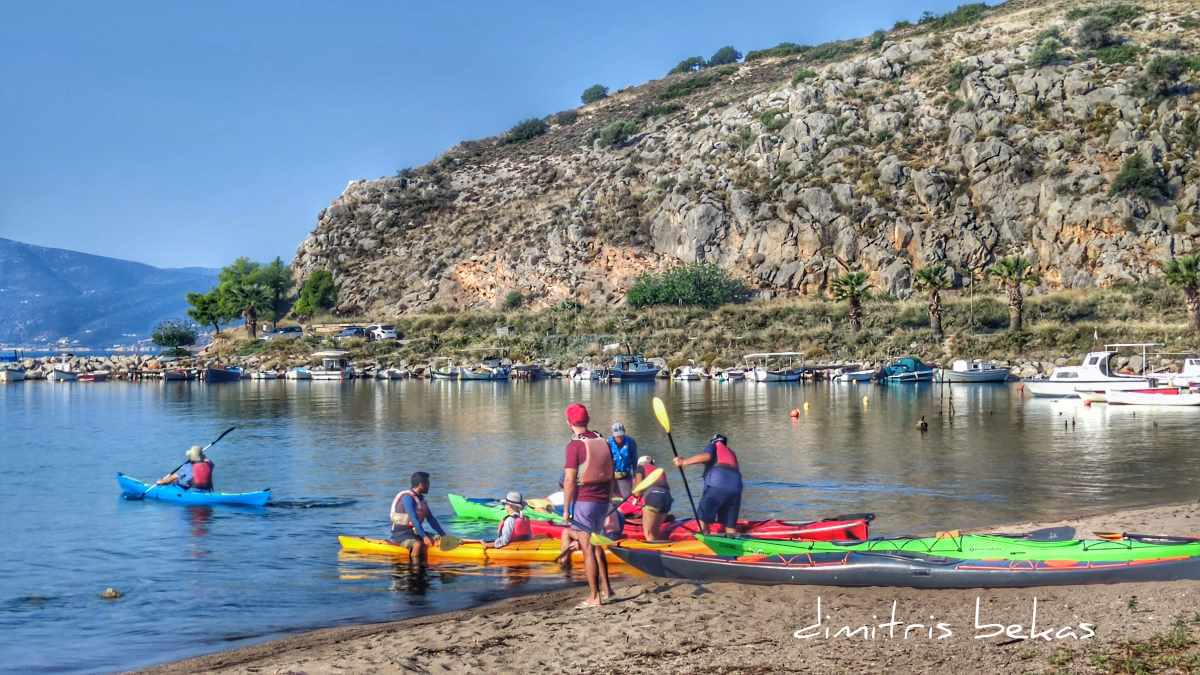 Απολαμβάνοντας μια βόλτα με θαλάσσιο καγιάκ στο Ναύπλιο (Εικόνες)