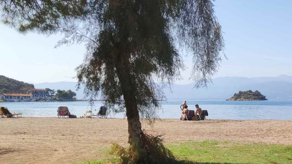 Το Δημόσιο παίρνει από τους Δήμους την παραχώρηση σε παραλίες
