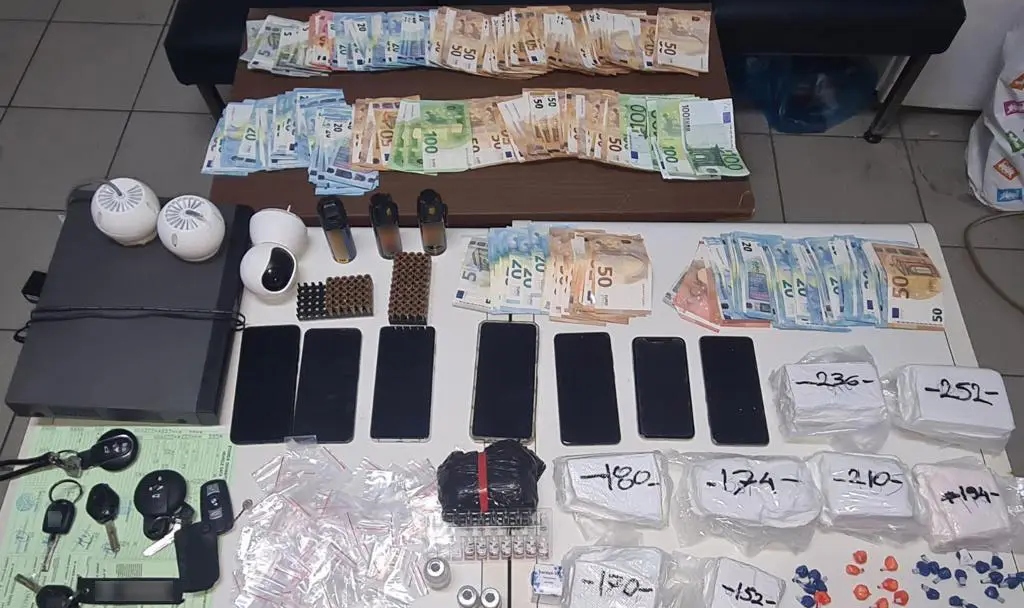 Εξαρθρώθηκε εγκληματική οργάνωση που διακινούσε κοκαΐνη στην Καλαμάτα