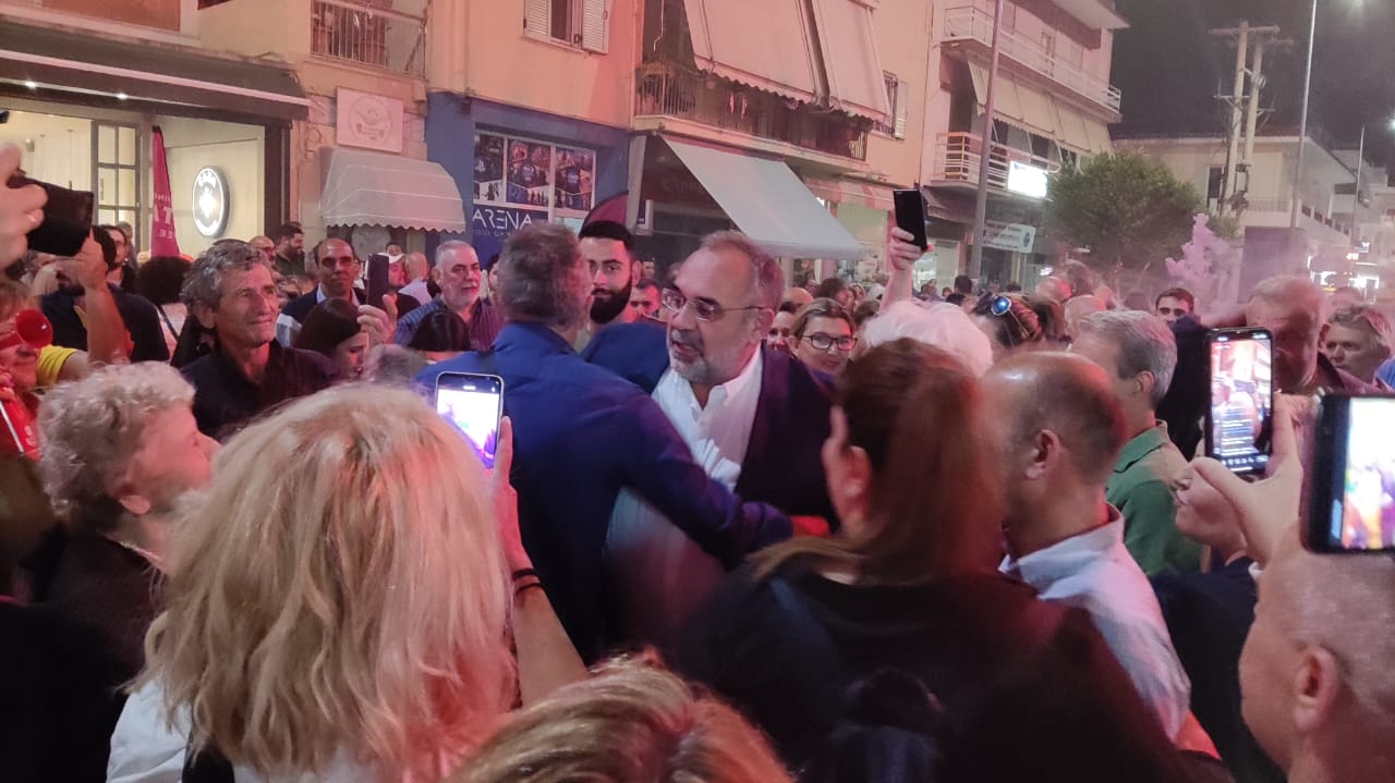 Ναύπλιο: Ξέφρενο γλέντι στο εκλογικό κέντρο του Δημήτρη Ορφανού