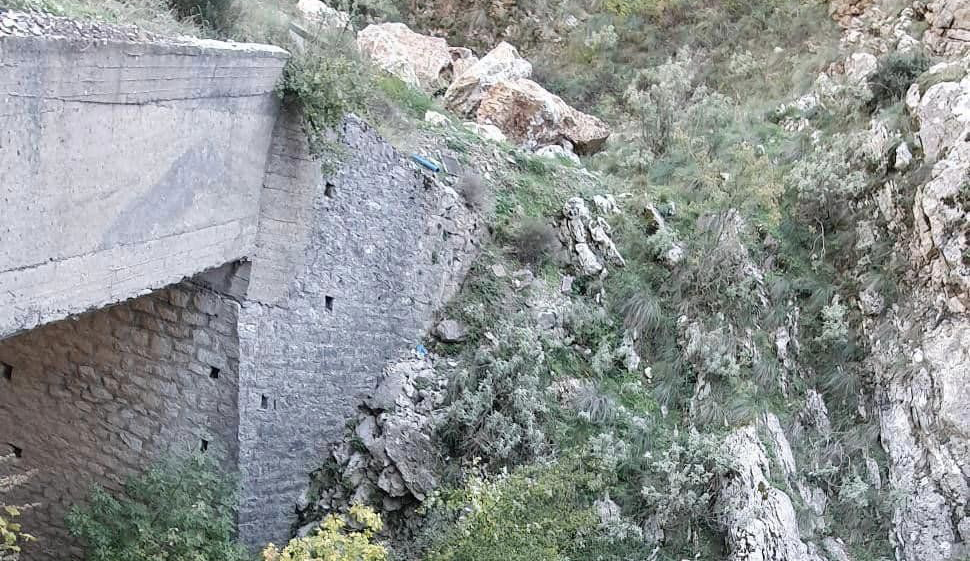 Απροστάτευτες και επικίνδυνες δύο γέφυρες της Δημητσάνας