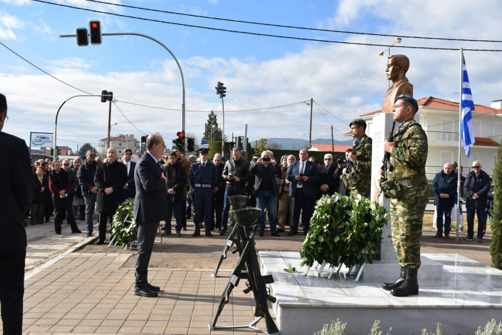 Προτομή Τουρούτσικας Τρίπολη (3)