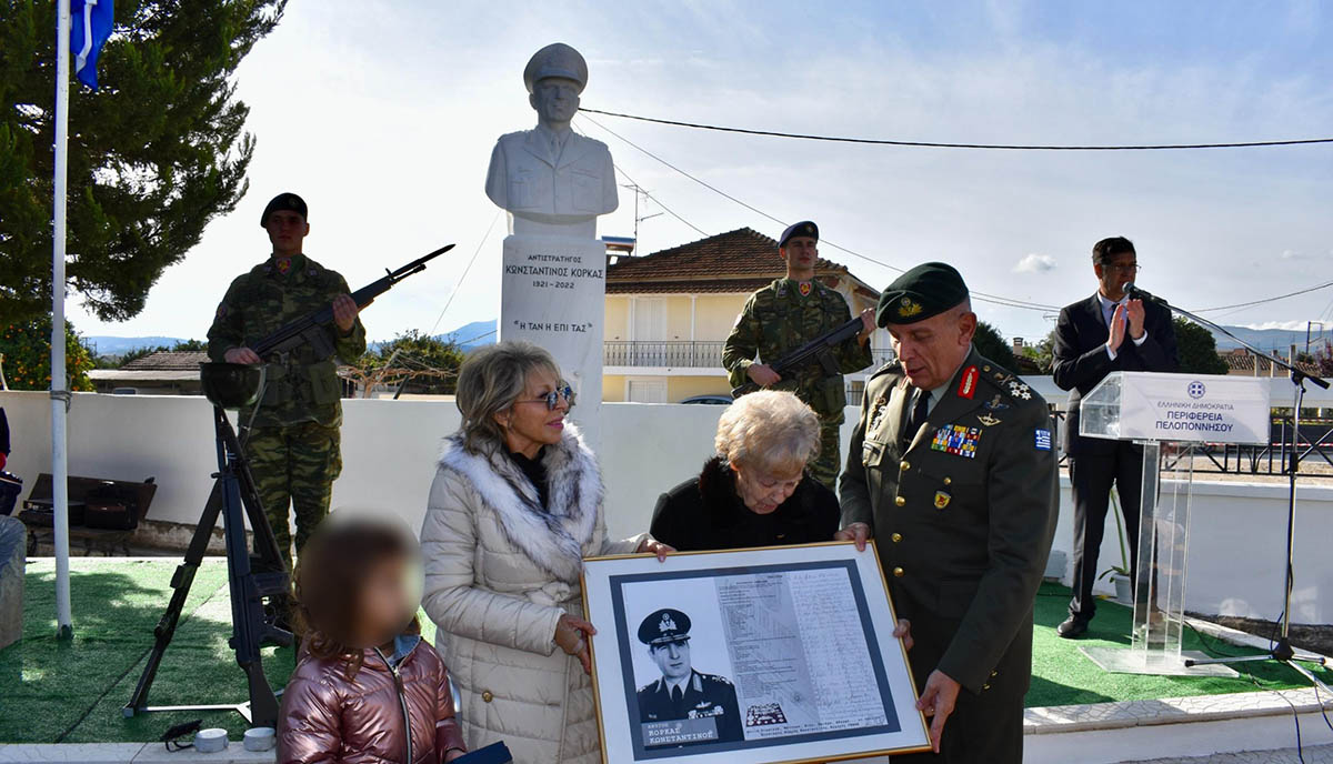 προτομή του στρατηγού Κωνστ. Κόρκα (5)