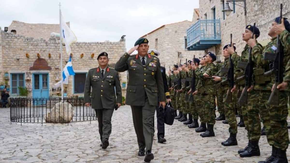 Αρχηγός ΓΕΕΘΑ Κ.Φλώρος Αρεόπολη