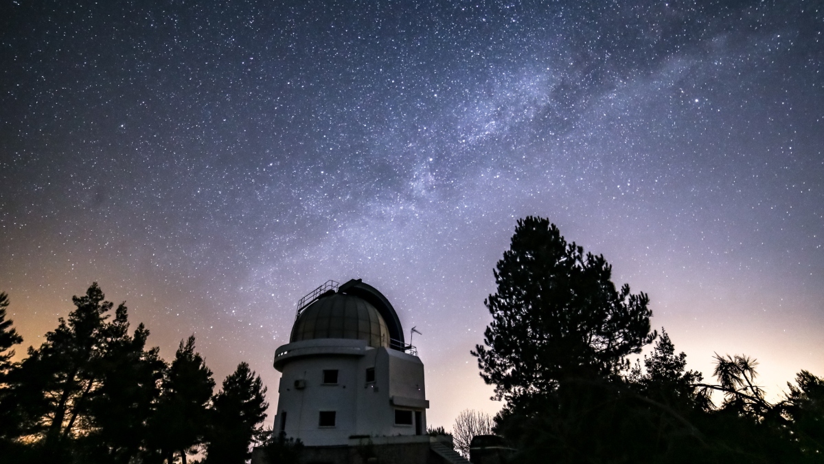 Δύο τηλεσκόπια από την Πελοπόννησο σε ένα πρωτοποριακό πείραμα με οπτικό λέιζερ