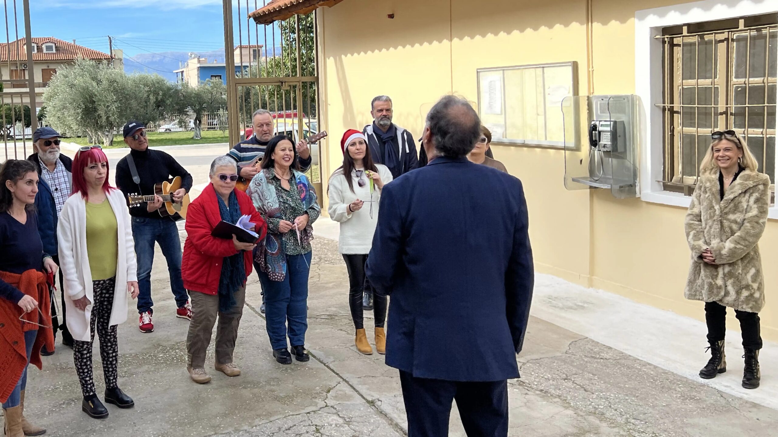 Χριστουγεννιάτικες νότες και κάλαντα στις Αγροτικές Φυλακές Τίρυνθας