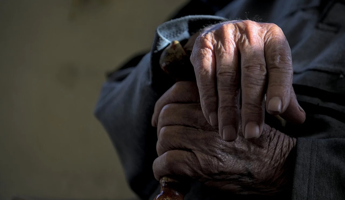 Αμαλιάδα: 90χρονος σάτυρος θώπευσε 16χρονη και της πρότεινε ερωτική συνεύρεση