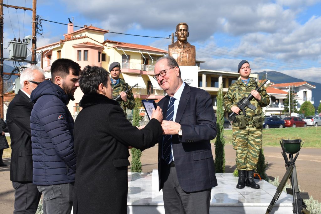 Προτομή Τουρούτσικας Τρίπολη (2)