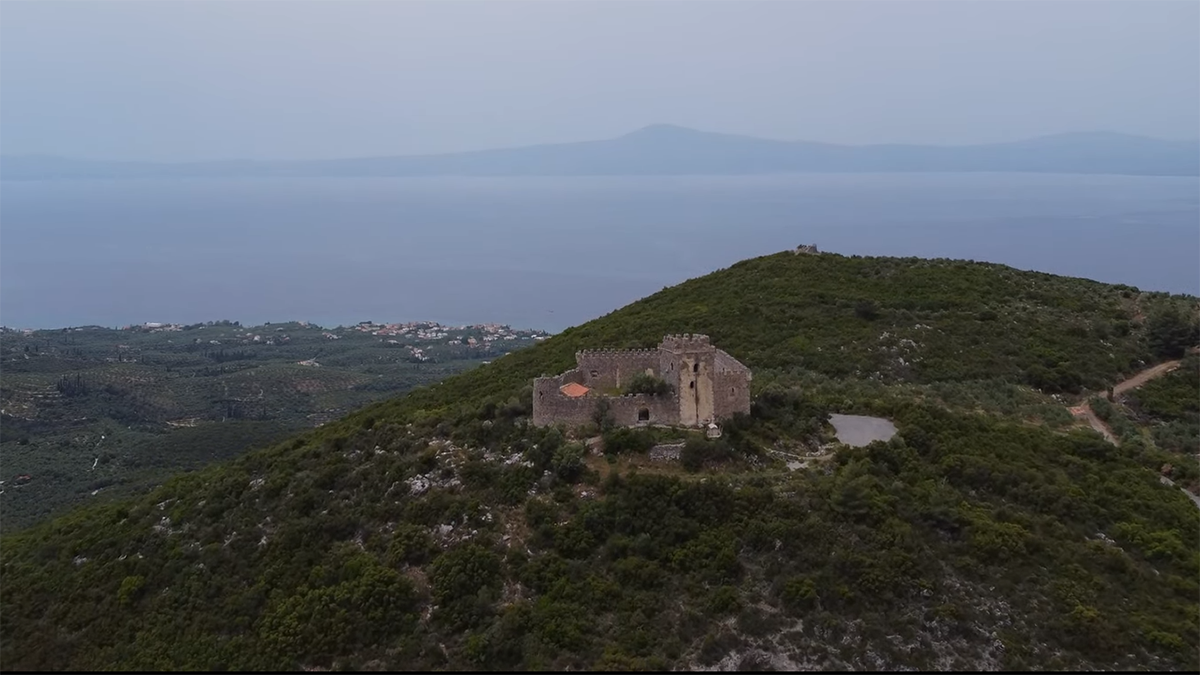 Η σύνθετη εξέλιξη του κλασικού Μανιάτικου πύργου (Βίντεο)