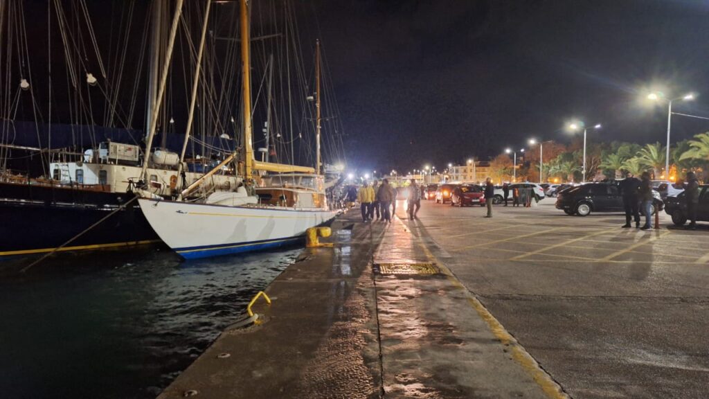 Φορτηγό πλοίο Ναύπλιο πρόσκρουση (17)