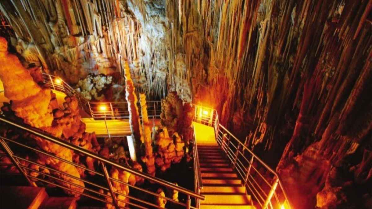 Σπήλαιο Καστανιάς: Πότε μπορείτε να το επισκεφθείτε