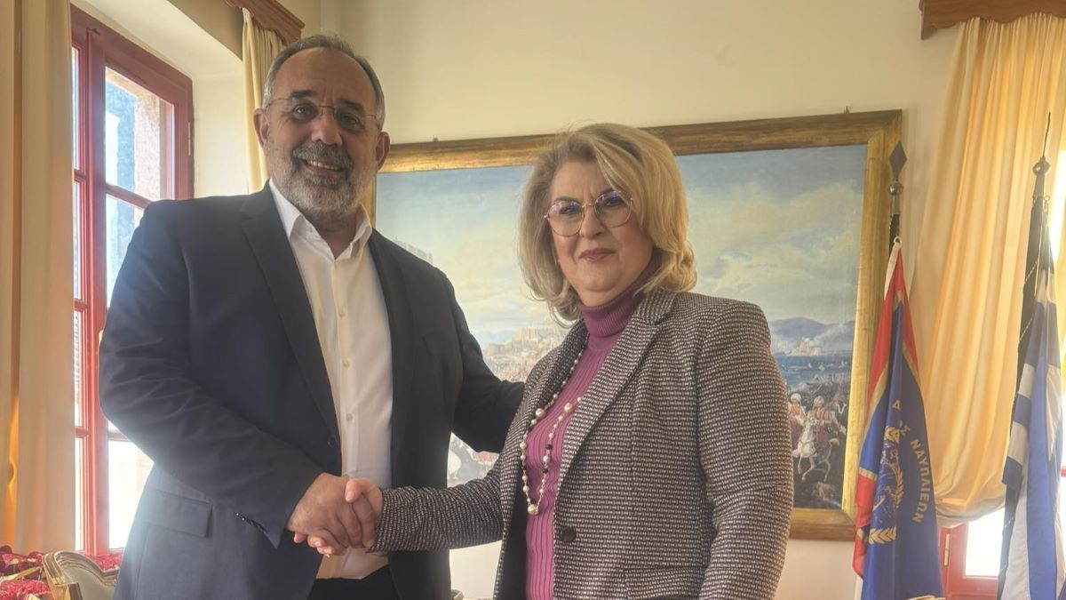 Εθιμοτυπική συνάντηση του Δήμαρχου Ναυπλιέων με την Διοικήτρια του Γ. Νοσοκομείου Αργολίδας
