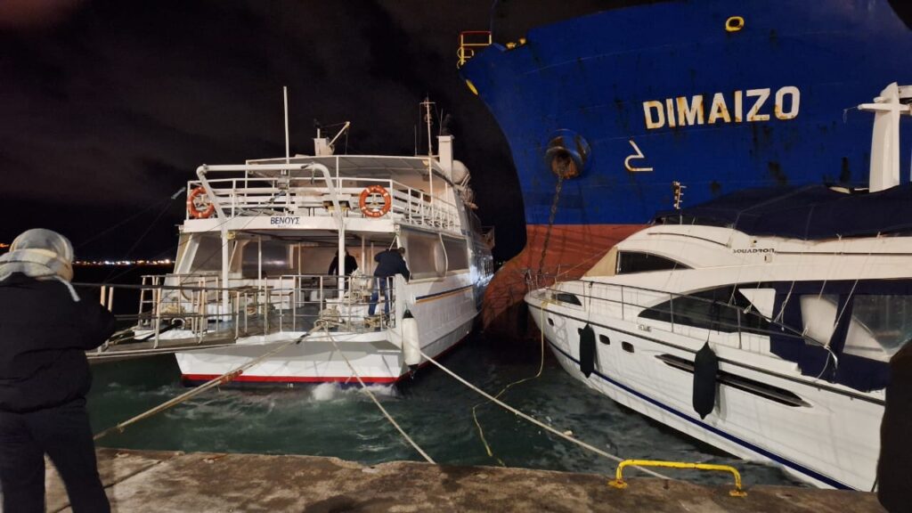 Λιμάνι Ναύπλιο πρόσκρουση φορτηγό πλοίο (2)