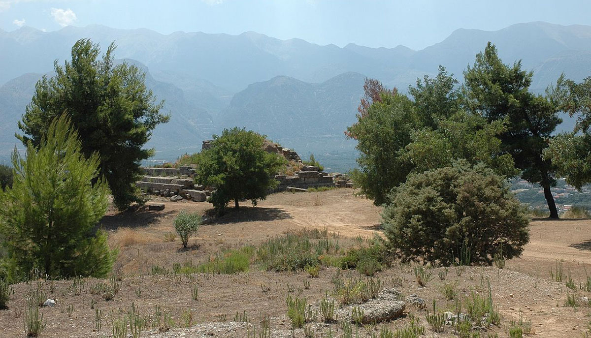 Μενελάειον: Ένα σημαντικό αρχαιολογικό μνημείο με υπέροχη θέα στη Σπάρτη και τον Ταΰγετο