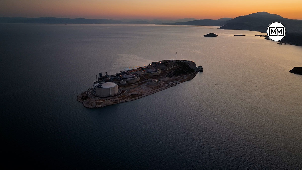 Η ενεργειακή «καρδιά» της Ελλάδας χτυπάει σε μια μικρή νησίδα του Σαρωνικού