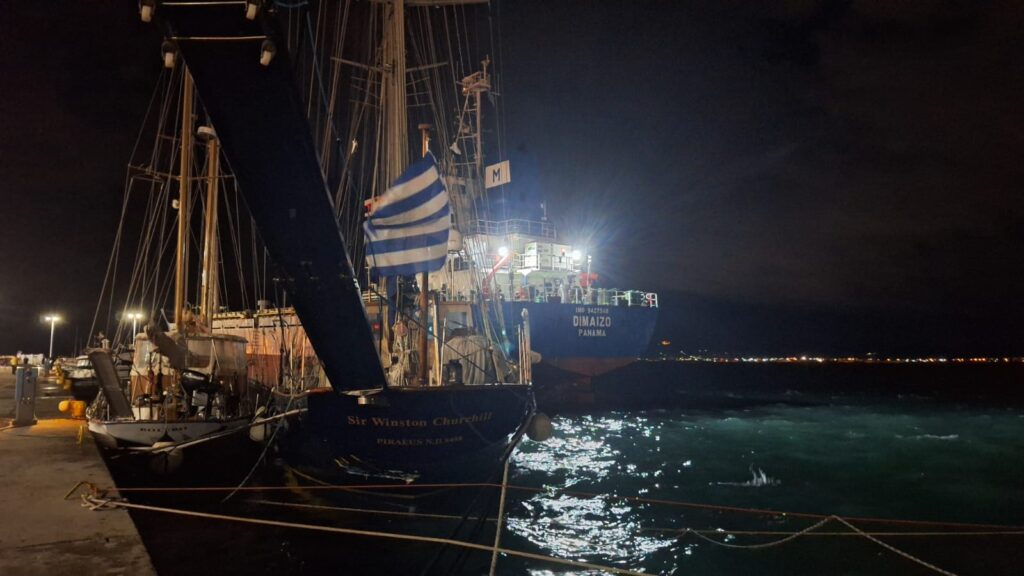 Φορτηγό πλοίο Ναύπλιο πρόσκρουση (7)