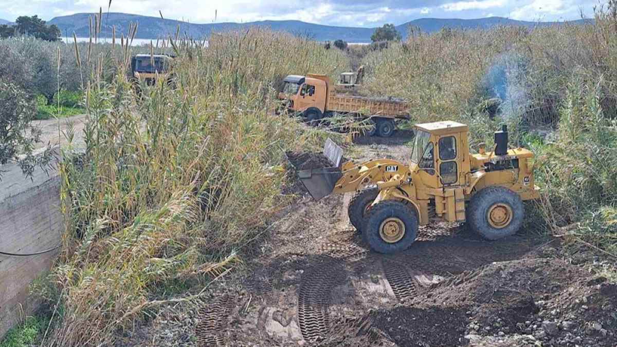 «Γυαλί» τα ρέματα σε Θερμησία και Ίρια