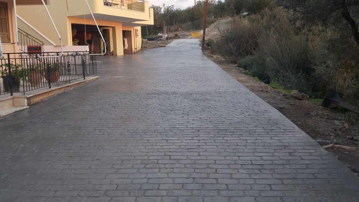 Δήμος Ερμιονίδας: Παραδόθηκε ο δρόμος με σταμπωτό στη θέση «Πραχαλέικα»