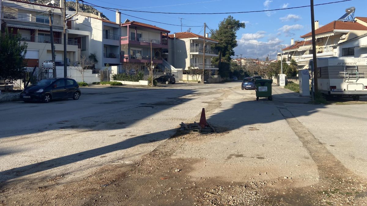 Ναύπλιο: Από το καλοκαίρι σκαμμένος ο δρόμος της Αγίας Μονής και αφημένος στην τύχη του