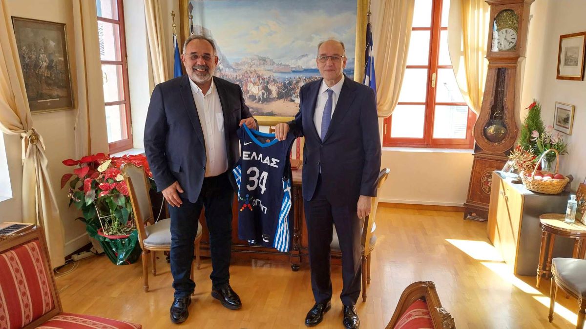 Ο Δήμαρχος Ναυπλιέων Δημήτρης Ορφανός συναντήθηκε με τον πρόεδρο της ΕΟΚ, Βαγγέλη Λιόλιο