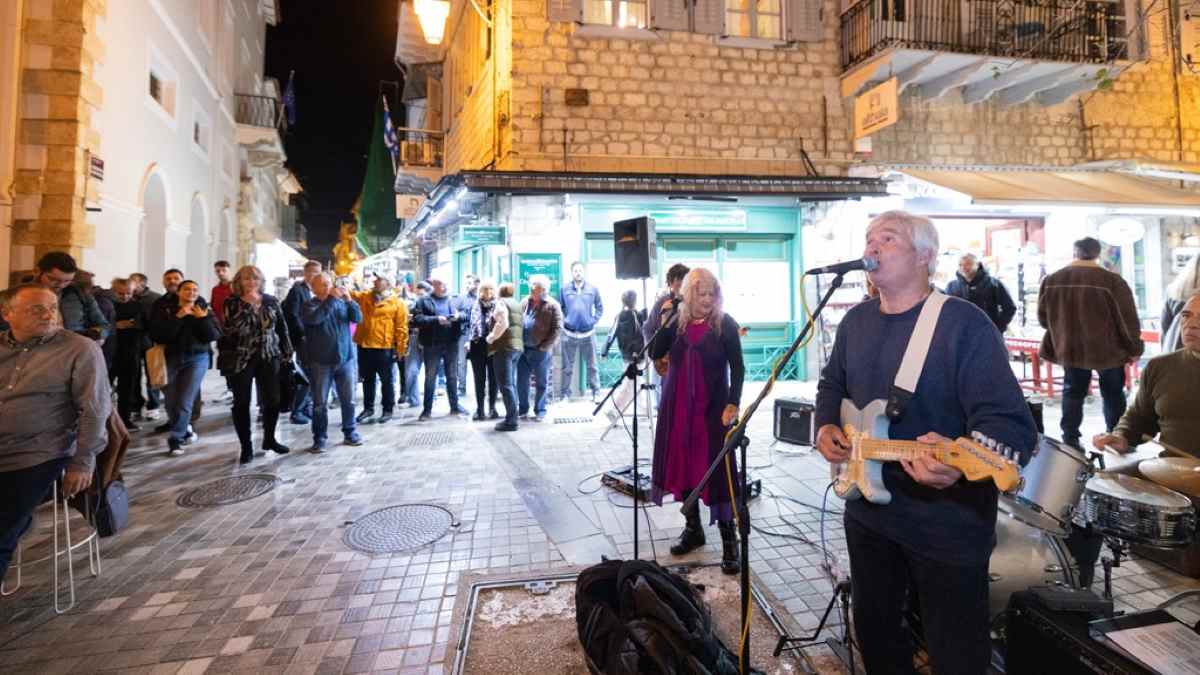 Ναύπλιο: Αποκριάτικος μουσικός περίπατος με κέφι, χαρά και καλαίσθητη ατμόσφαιρα