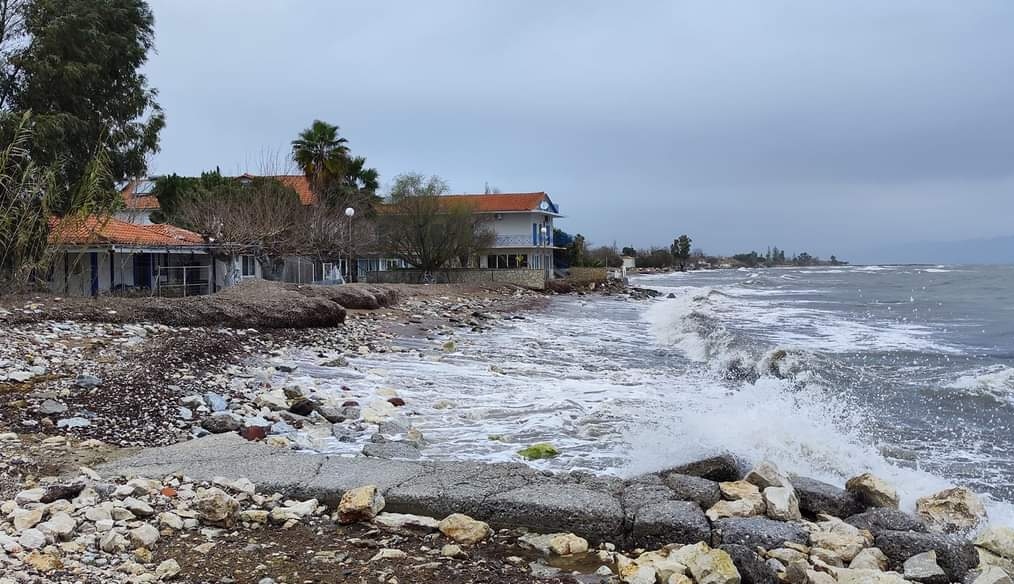 Μεσσηνία: Ερωτήματα για τη διάβρωση των ακτών της Αίπειας