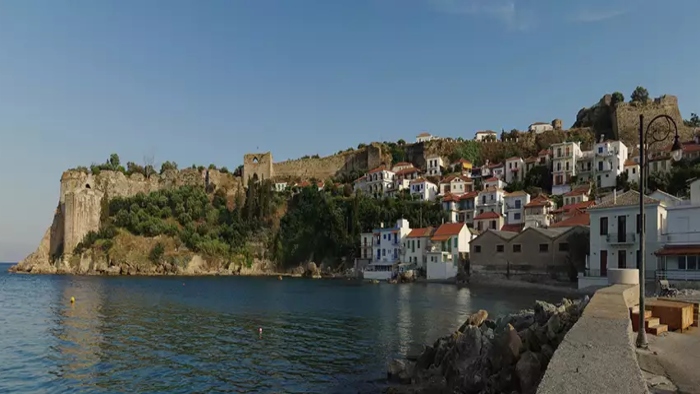 Η Αρχόντισσα του Μεσαίωνα βρίσκεται στη Μεσσηνία και προσφέρεται για ονειρεμένες διακοπές